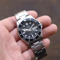 Đồng hồ đẹp, không đeo pass lại - Dành cho anh em tay nhỏ vừa vặn SKX023 nét căng  