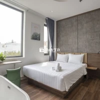 Nhân viên lễ tân và buồng phòng khách sạn tại HCM