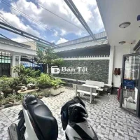 Cần bán nhà HXH Tân Phú, gần chợ Tân Hương