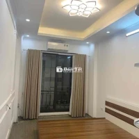 NHÀ 6 TẦNG PHỐ CẦU GIẤY, 32m , NGÕ NÔNG RỘNG THÔNG , GẦN NHIỀU TRƯỜNG