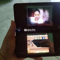 Máy game Nintendo DS XL của ca sĩ Minh Hằng  