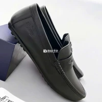 Giầy Lacoste đen.