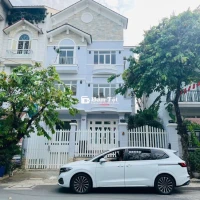 Biệt Thự Cho Thuê CMT8 - 9x20m - Trệt 3 Lầu - Sẵn Nội Thất