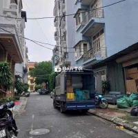 Cần Bán Nhà Nguyễn Ngọc Vũ - 63m2 - Vị Trí Siêu Đỉnh - Gần Phố  
