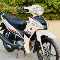 Chào các bạn, mình có chiếc Yamaha Sirius Fi siêu mới đời 2023 cần bán. Xe thuộc sở hữu của vợ mình, sử dụng rất cẩn thận và bảo quản tốt. Xe đẹp, chạy êm, tiết kiệm xăng, đảm bảo ai xem qua sẽ ưng ngay. Nếu bạn đang tìm kiếm một chiếc xe chất lượng, hãy liên hệ trực tiếp với mình nhé!  