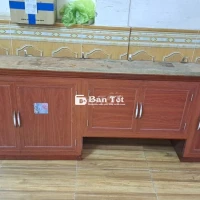 Tủ bếp treo còn rất mới dài 1m95