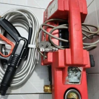 Máy rửa xe có kèm dây súng mới