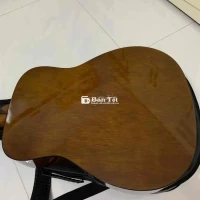 Nếu bạn đang tìm kiếm một cây đàn guitar chất lượng, đừng bỏ qua cơ hội này! Mình cần bán cây guitar Yamaha F310 chính hãng, còn mới tới 95%. Đàn được bảo quản kỹ lưỡng, không lỗi, không cong cần, không cấn móp, và đi kèm bộ dây zin nguyên bản từ lúc mua. Giá chỉ 2.2 triệu, rất phù hợp cho những ai đang cần một cây đàn chất lượng với mức giá hợp lý.