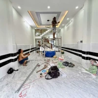 Cần bán nhà phố đẹp, vị trí đắc địa Quận 12