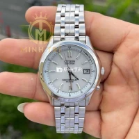 Đồng hồ Citizen lịch vạn niên, pin năng lượng