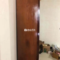 Tủ quần áo 50 năm tuổi - Gỗ cực chắc, nguyên vẹn theo thời gian  