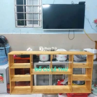 Cần thanh lý kệ sách gỗ treo tường gỗ cao su