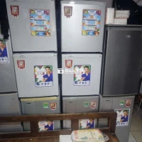 Tủ lạnh sanyo 50lit còn mới. Máy zin nguyên bản