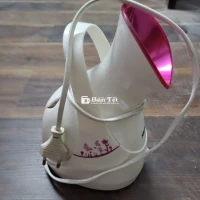 Cần bán máy xông hơi cho mặt, da đẹp .Máy màu hồng