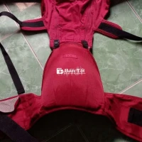 Địu có gù cho bé