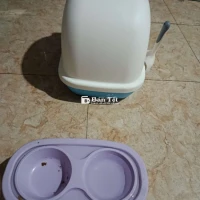 Nhà vệ sinh mèo và bát ăn chống kiến