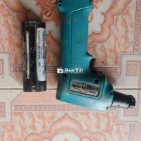 Vít sống độc lạ nhất Việt Nam, 1 thân máy 2 vỏ pin