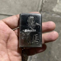 Quẹt zippo đời số
