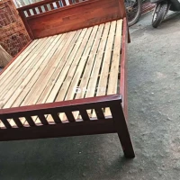 Cần bán cái giường gỗ