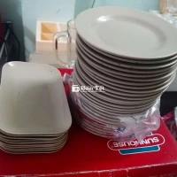 dọn nhà cần thanh lý dĩa, ly...