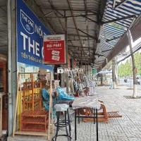 Tuyền nv nữ bán hàng trang trí nội thất