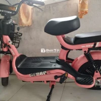 Xe điện new beer màu hồng