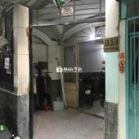 phòng yên tỉnh có ban công sân thượng rộng wc trong phòng