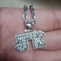 Cơn sốt trang sức Moissanite: Dây chuyền JK Moissanite độc đáo  