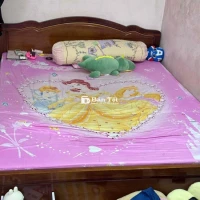 Thanh lý giường gỗ 4 chân 1.6m x 2m x 0.5m  
