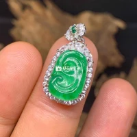 Mặt dây chuyền Như Ý Ngọc Phỉ Thuý