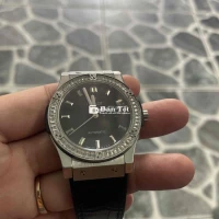 Hàng đẹp 99% , dây da cần bán lại