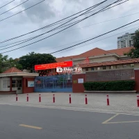 Căn Nhà 9m Ngang, Hẻm Xe Hơi, Vị Trí Vàng Quận 7 - Cơ Hội Đầu Trị Hiếm Có!