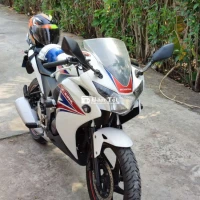 Cần bán cbr150r Thái