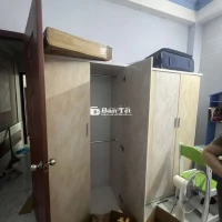 Bán lại tủ gỗ 5 triệu - Nhà chật không để được!