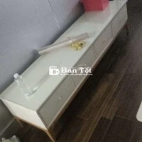 Thanh lý kệ tivi gỗ nhập khẩu Hàn Quốc rẻ đẹp 95%