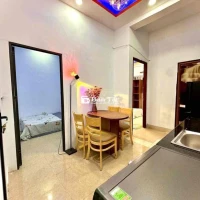 Cho thuê căn 2 phòng ngủ, 2 phòng tắm ngay ngã tư Bảy Hiền
