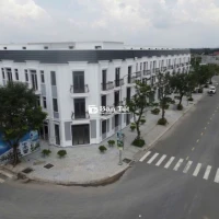 Cần bán Shophouse 1 trệt 3 lầu trực chính đường 18m.Giá 4 tỷ 040 (VAT)