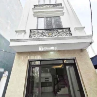 Thiên Lôi Lô Góc Đẹp – Ô Tô Đỗ Cửa