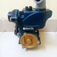Bán máy bơm nước Panasonic 200