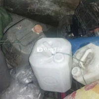 4 can đựng nước r