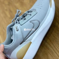 Giày Nike Auth Size 42 - Chỉ Mang 1 Lần!