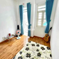 Cho Thuê Phòng Sàn Gỗ Ban Công Sáng Sạch Quận 7