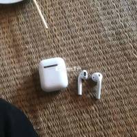 Airpods 2 M Đang Sử Dụng Bình Thường, Các Chức Năng Hoạt Động Tốt  