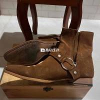 Bán lại đôi Boot cổ cao size 41 của V82 Store - Rời phố về quê, không dùng đến  