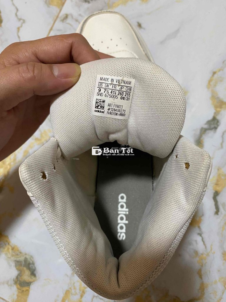 pass giày Adidas chính hãng size41. mới 95%