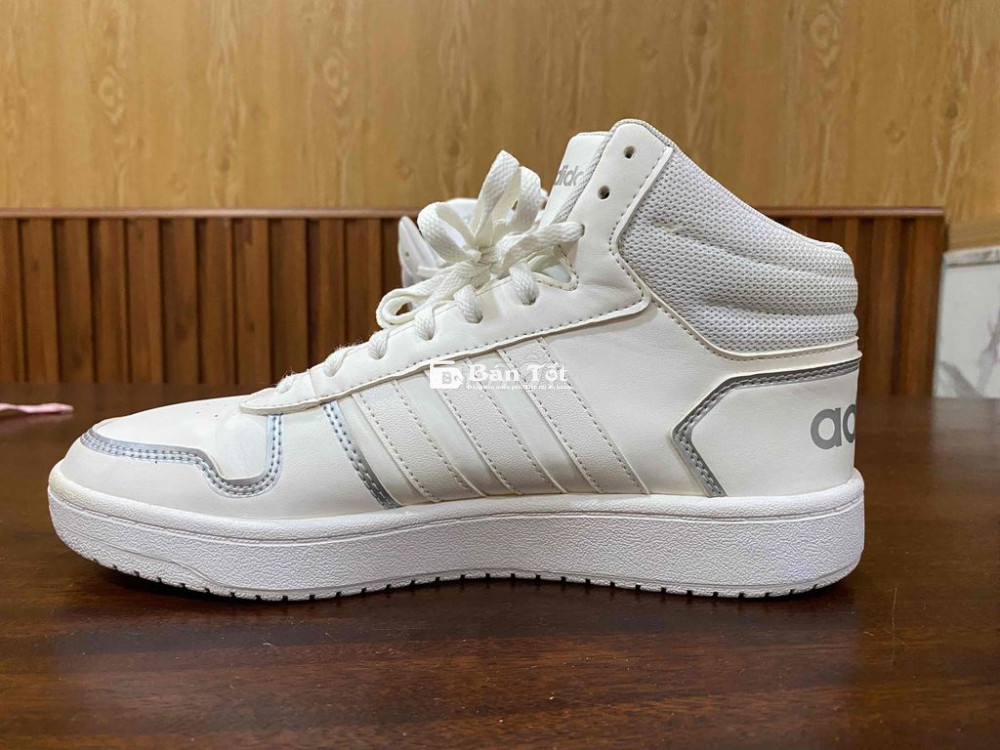 pass giày Adidas chính hãng size41. mới 95%