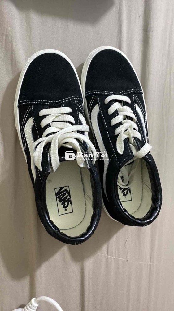 Giày Vans Authentic Chính Hãng Size 37 - Mới 100%