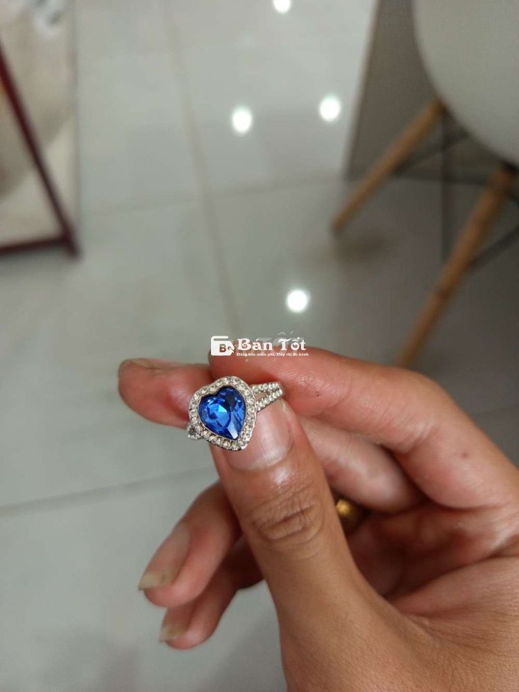 Nhẫn Nữ đính đá ruby xanh dương