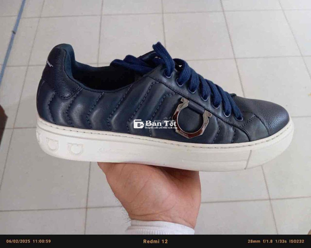 Bán đôi giày Salvatore Ferragamo Gancini Sneaker