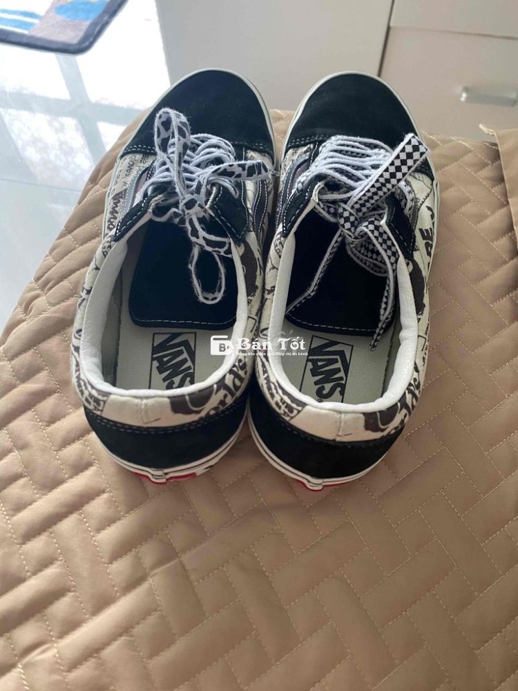 giày Vans chính hãng,auth,size 42,5,mới 99%.